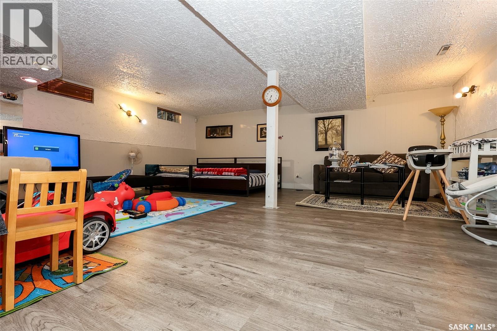 1614 MCKERCHER DRIVE - 15
