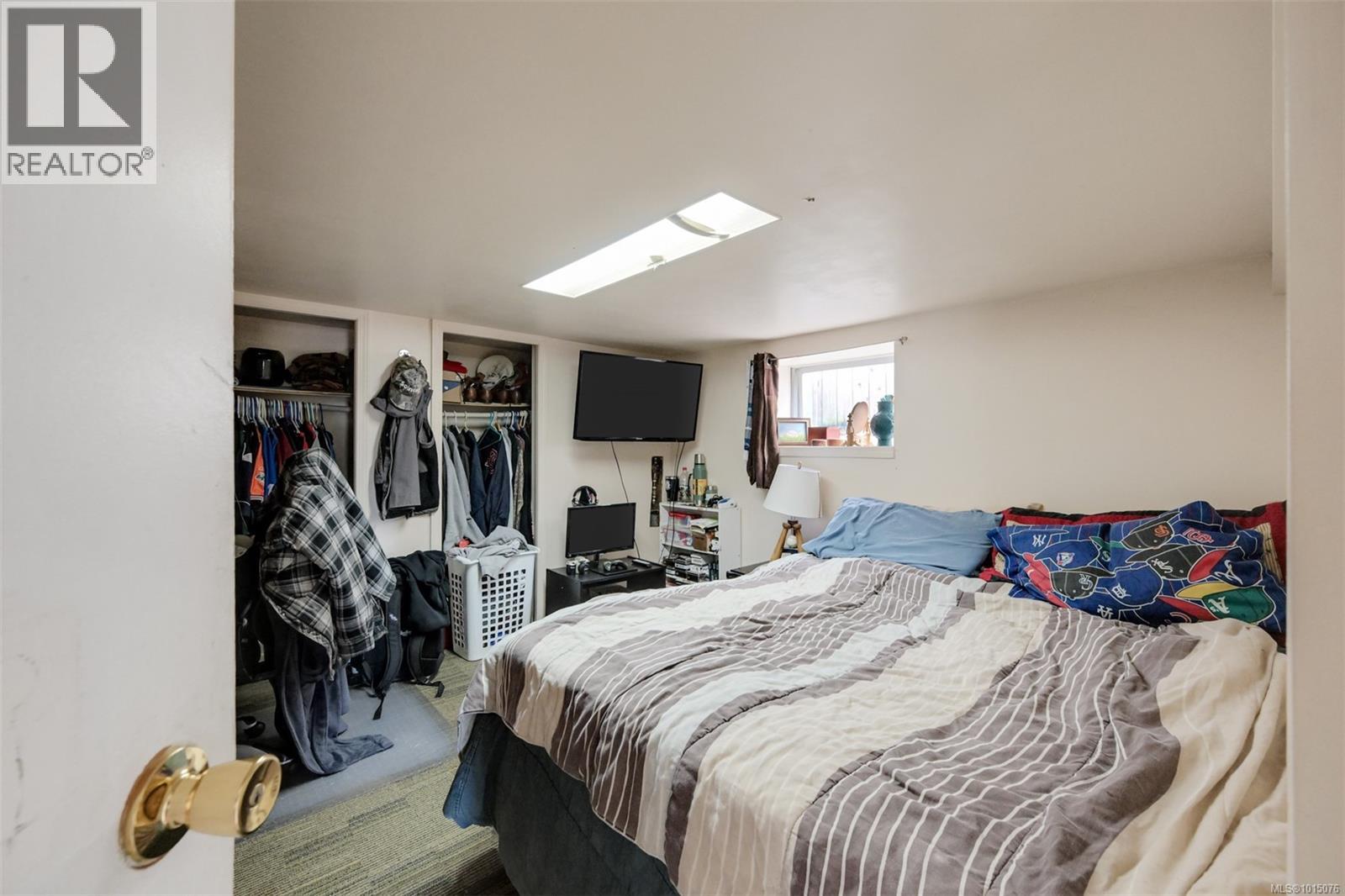  3883 Douglas Street, Saanich