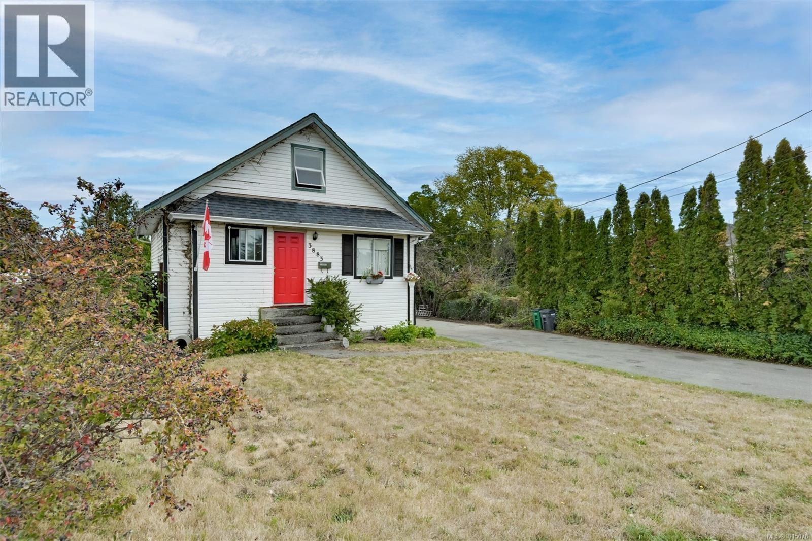  3883 Douglas Street, Saanich