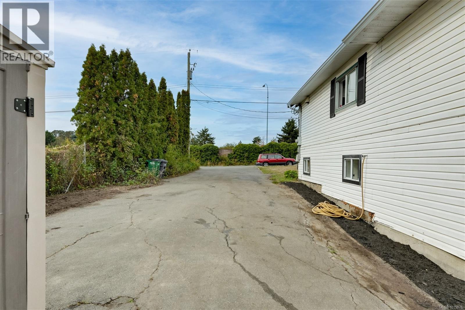  3883 Douglas Street, Saanich