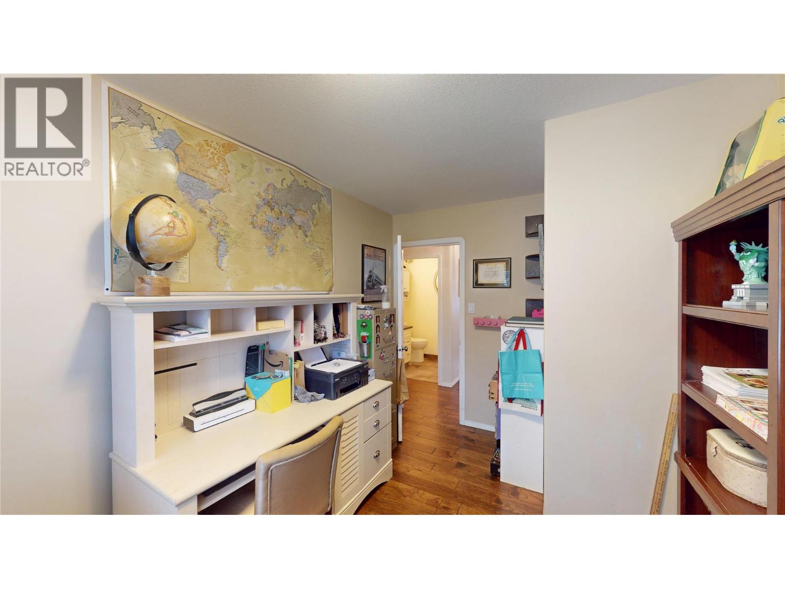 2904 Edgewood Drive, Cranbrook