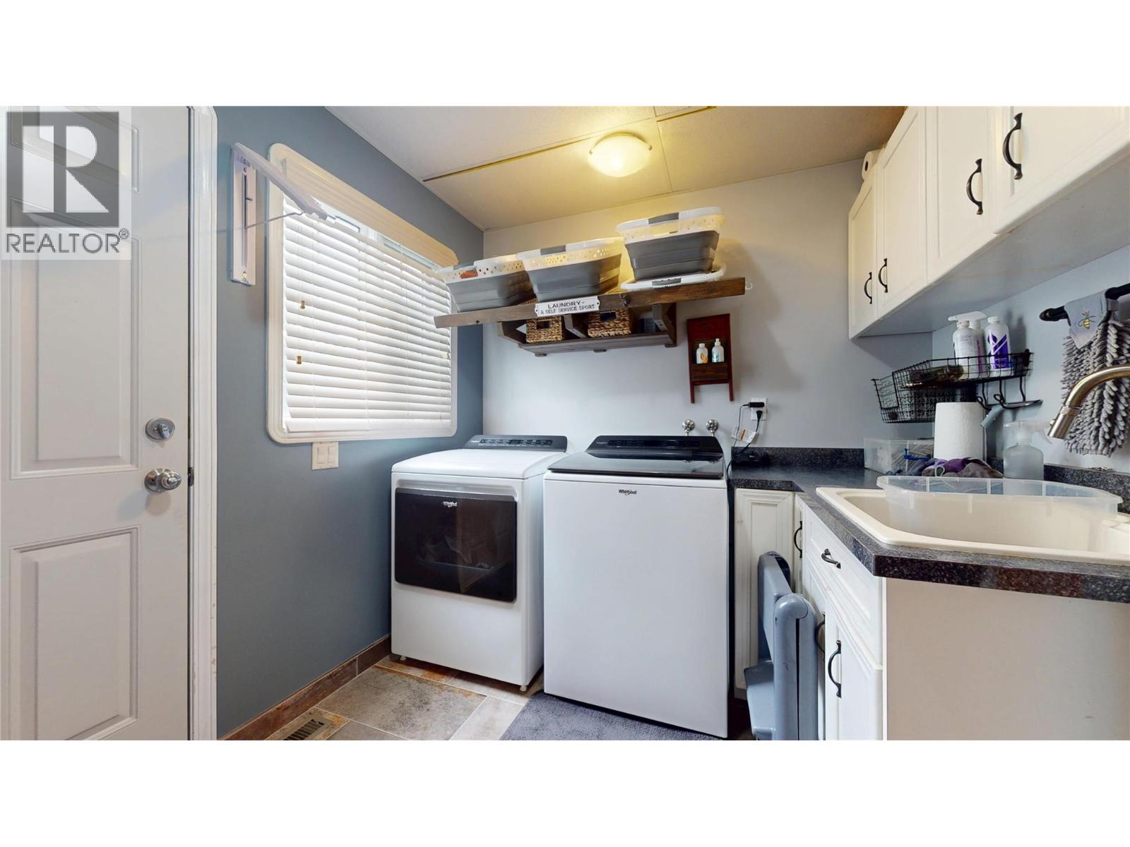 2904 Edgewood Drive, Cranbrook