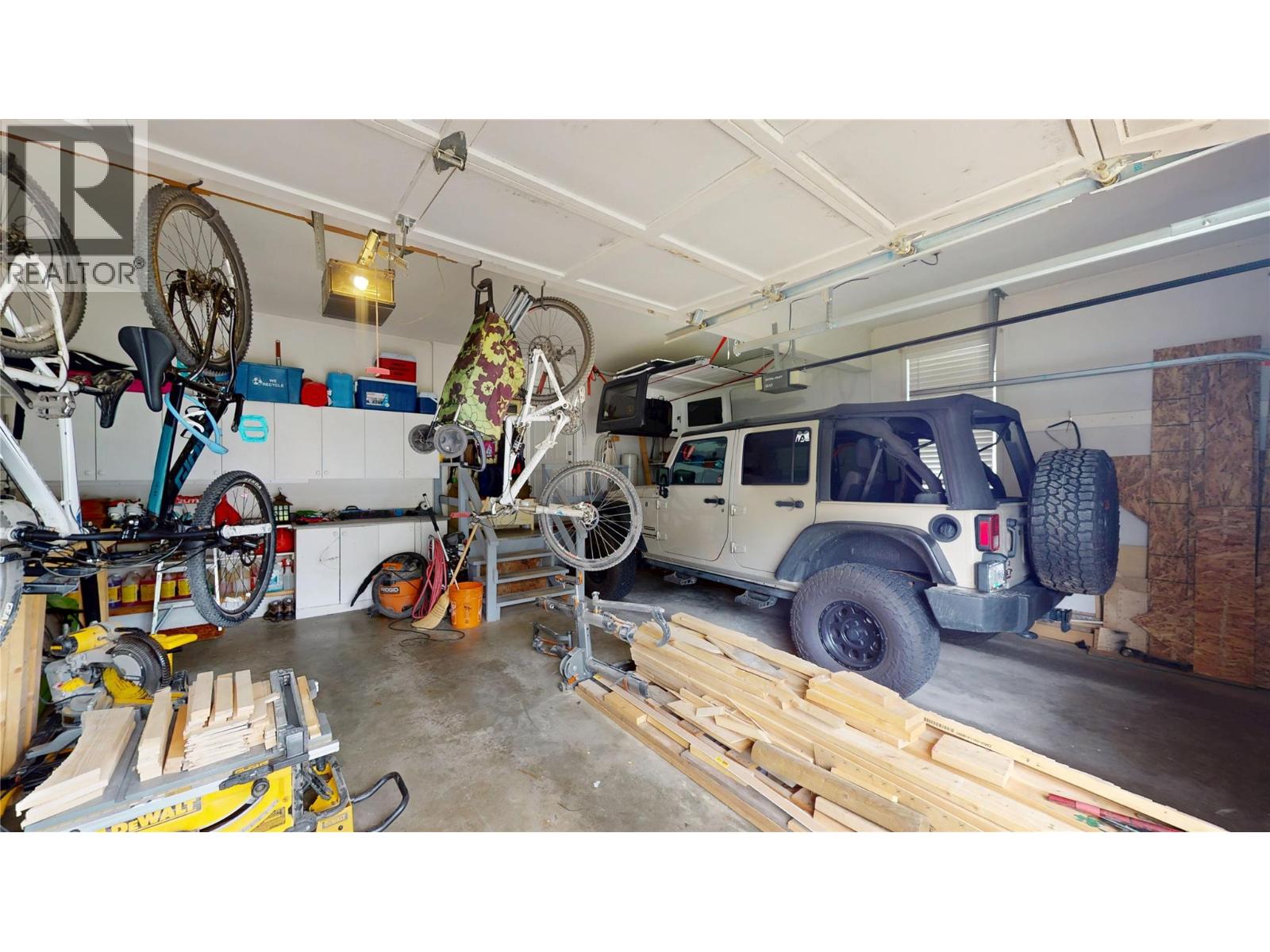 2904 Edgewood Drive, Cranbrook