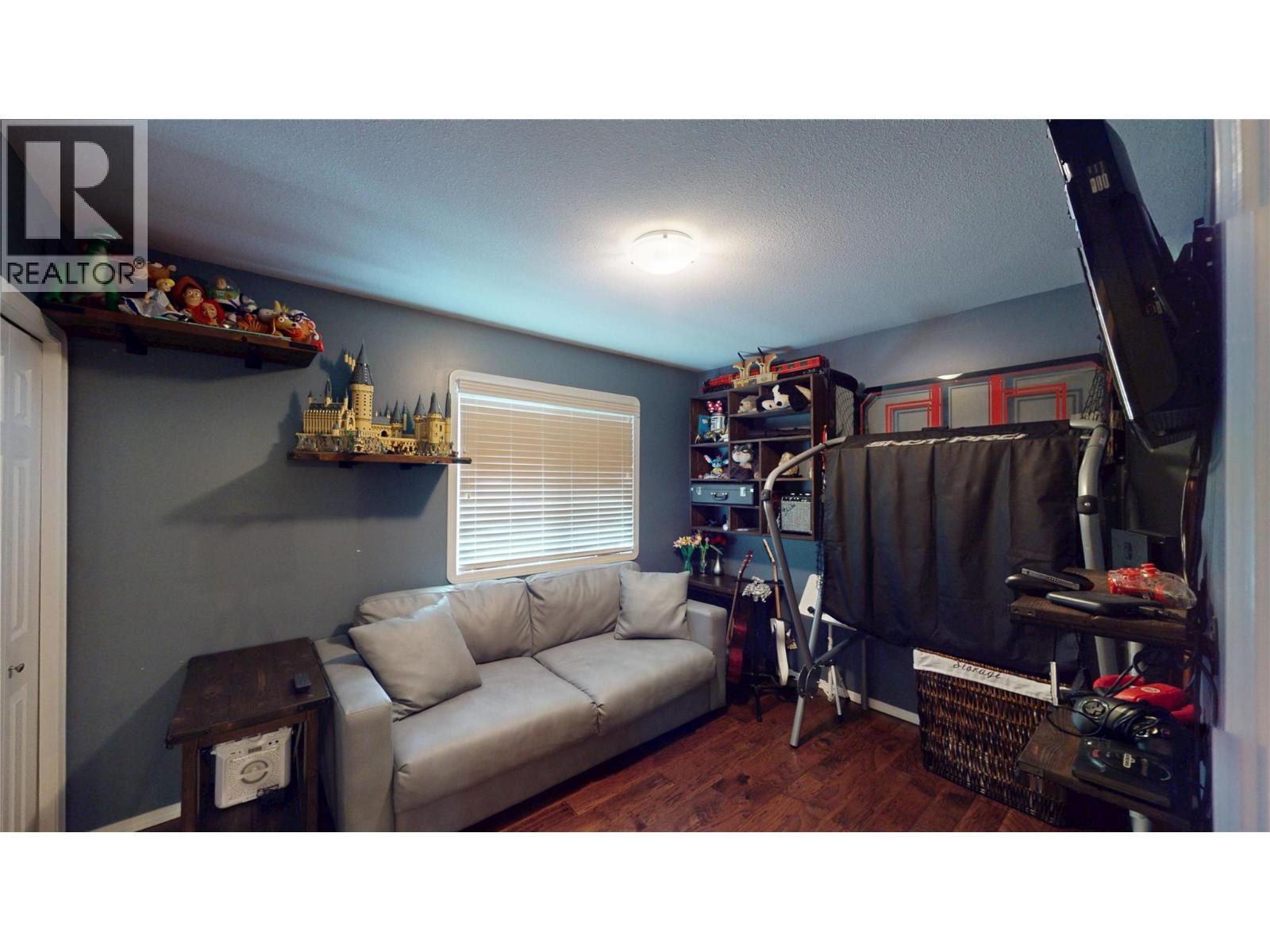 2904 Edgewood Drive, Cranbrook