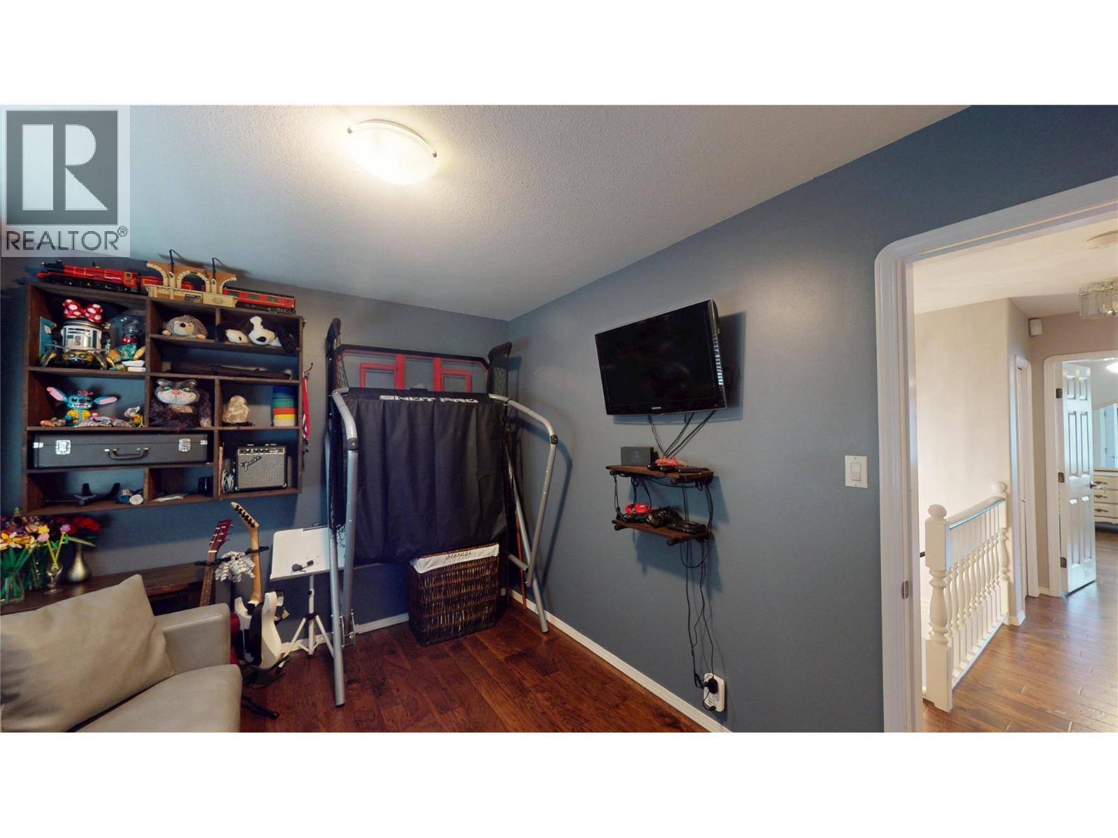 2904 Edgewood Drive, Cranbrook