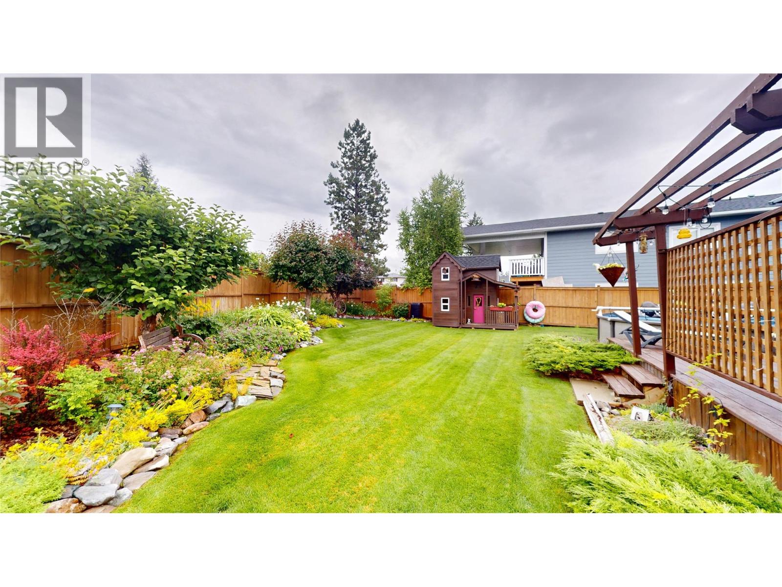 2904 Edgewood Drive, Cranbrook