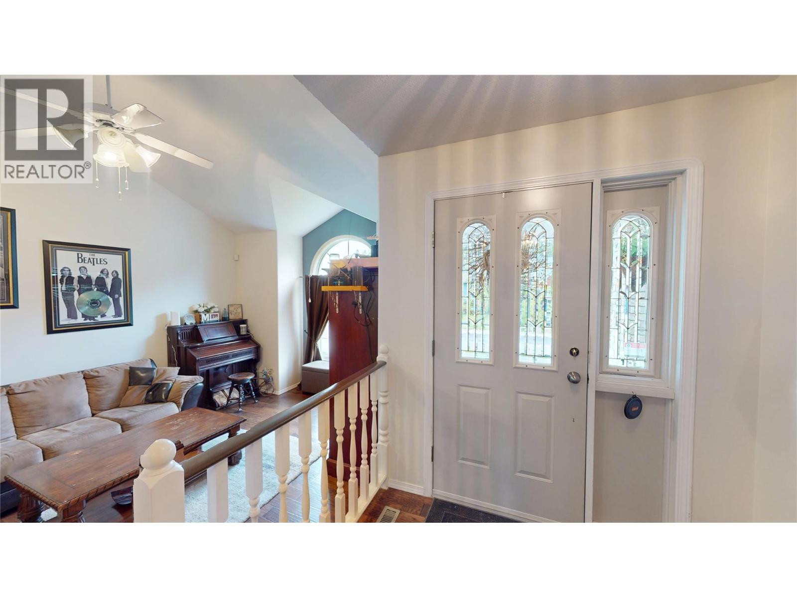 2904 Edgewood Drive, Cranbrook