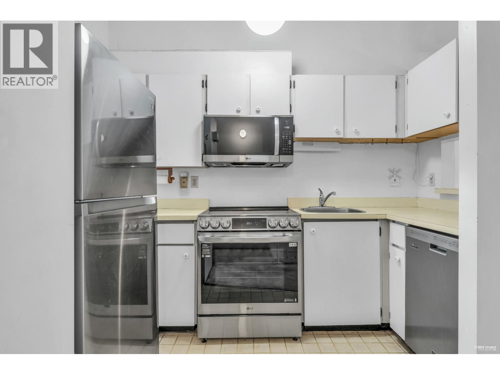 410 1363 CLYDE AVENUE, West Vancouver