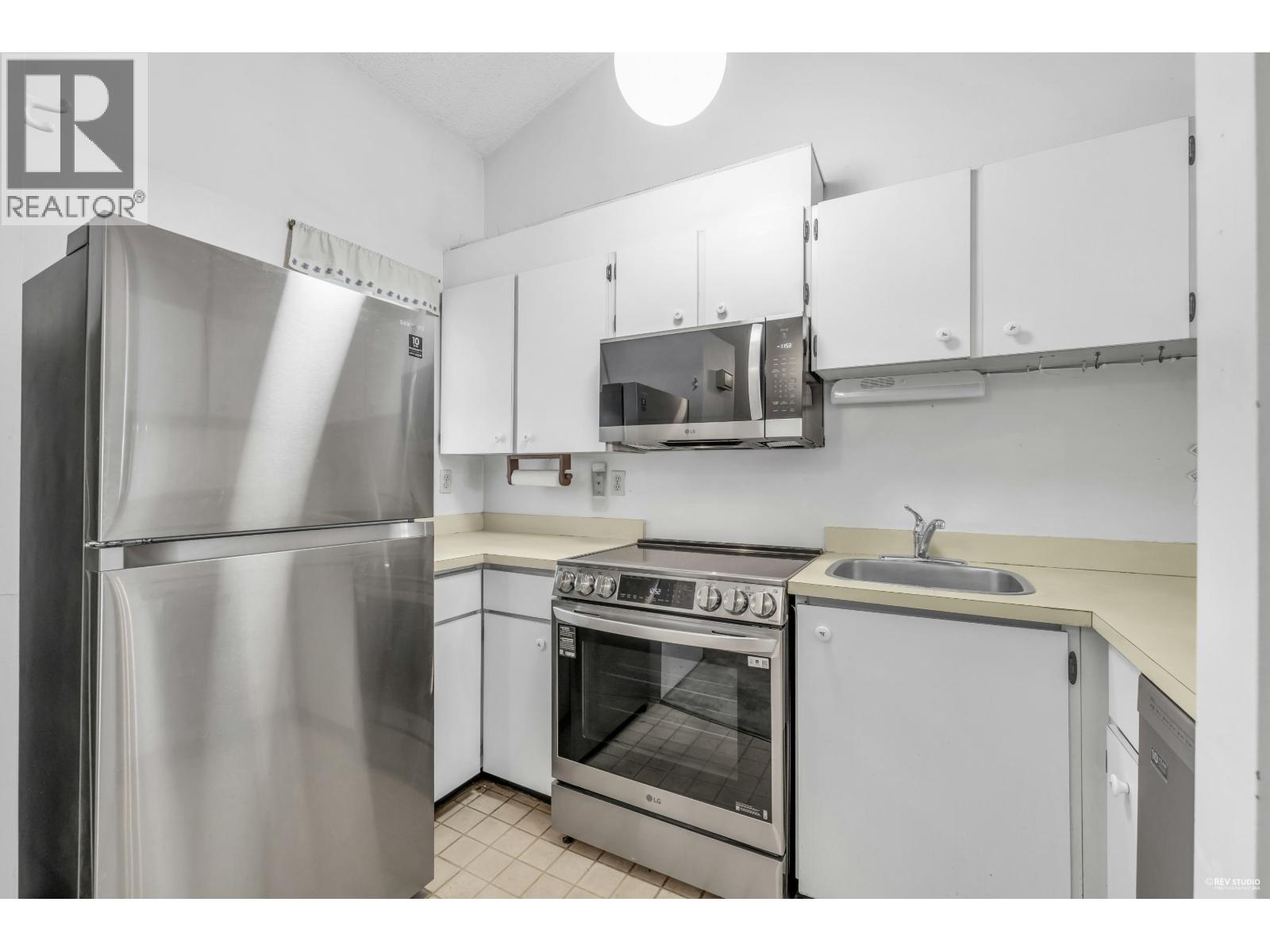 410 1363 CLYDE AVENUE, West Vancouver