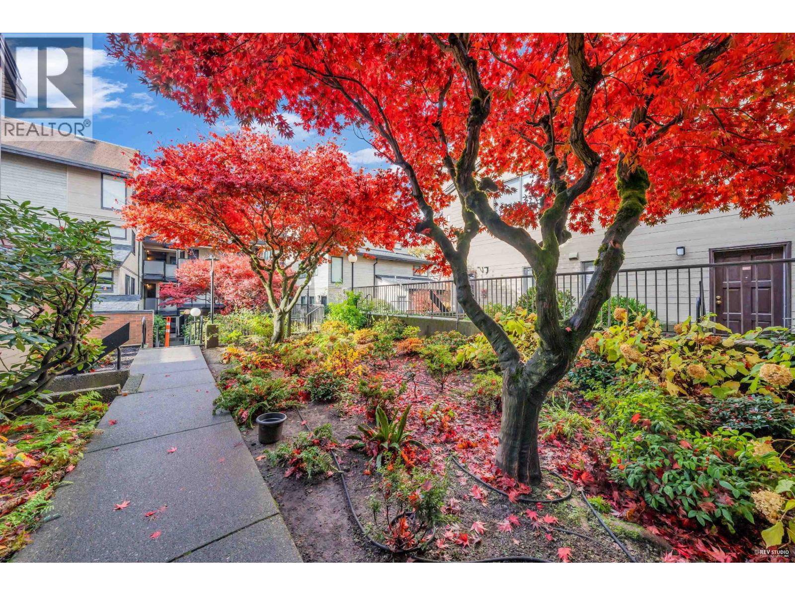 410 1363 CLYDE AVENUE, West Vancouver