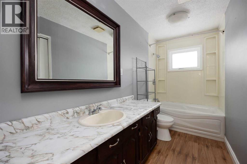 137 Parmenter Crescent, Fort McMurray