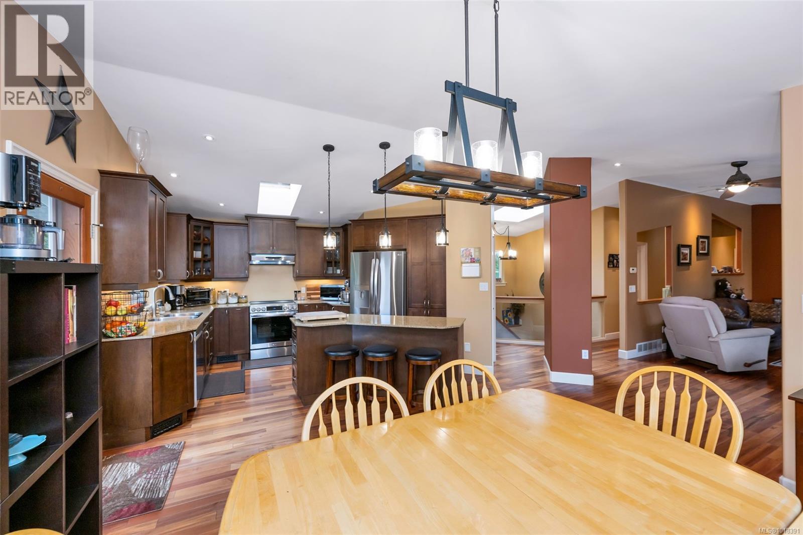 1212 Bazett Rd, Duncan