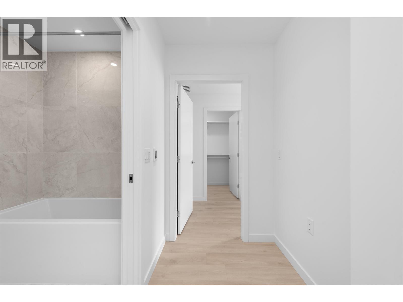 4001 680 QUAYSIDE DRIVE, New Westminster