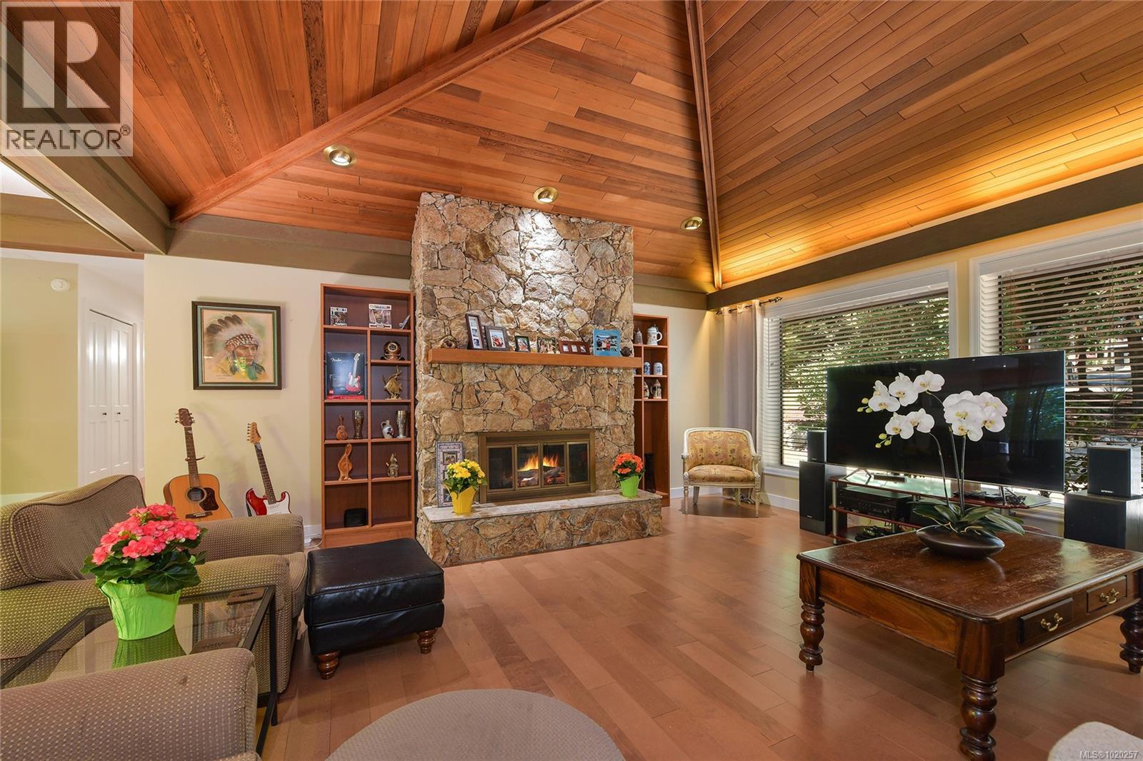 821 Dalkeith Ave, North Saanich