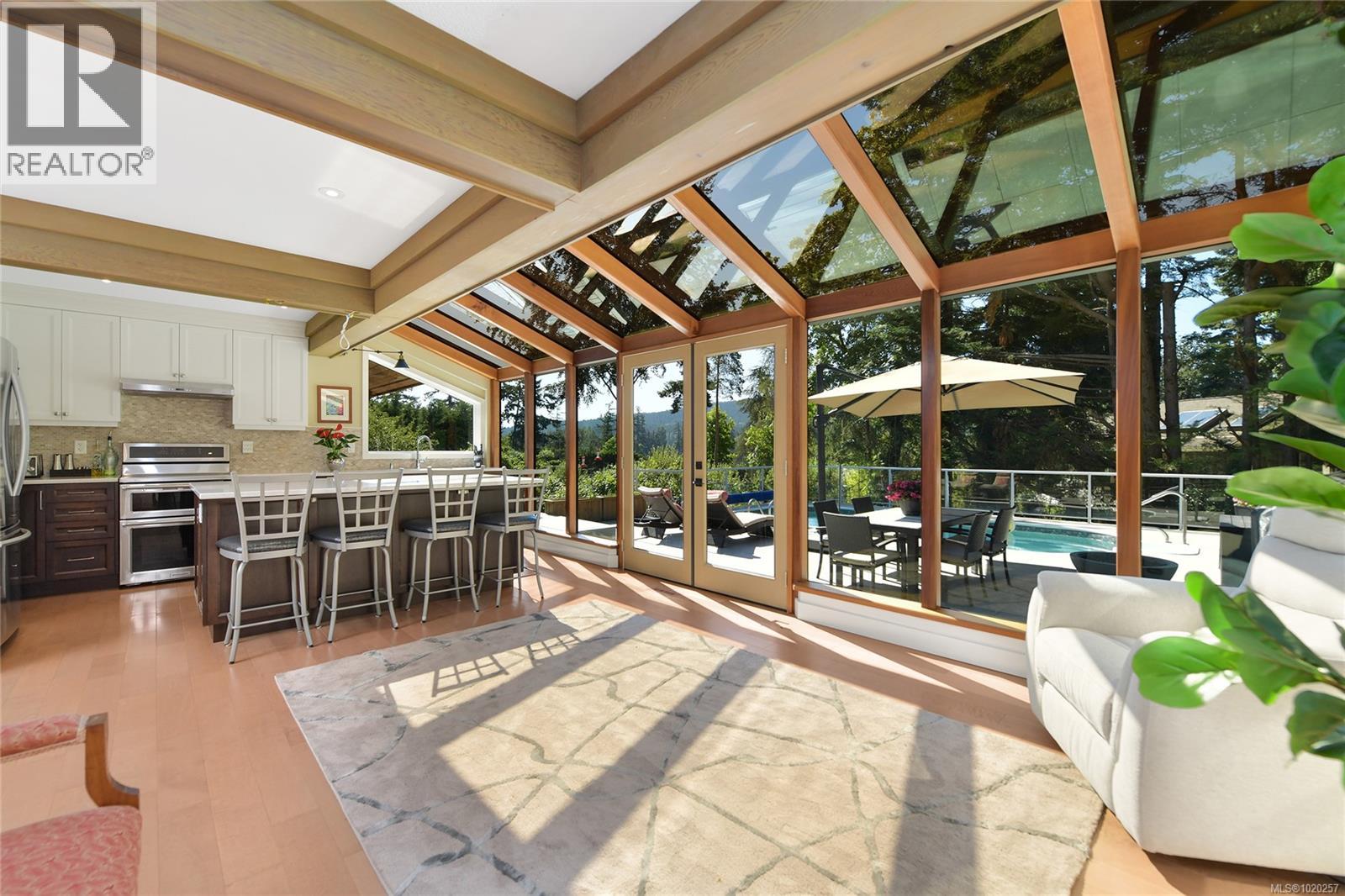 821 Dalkeith Ave, North Saanich