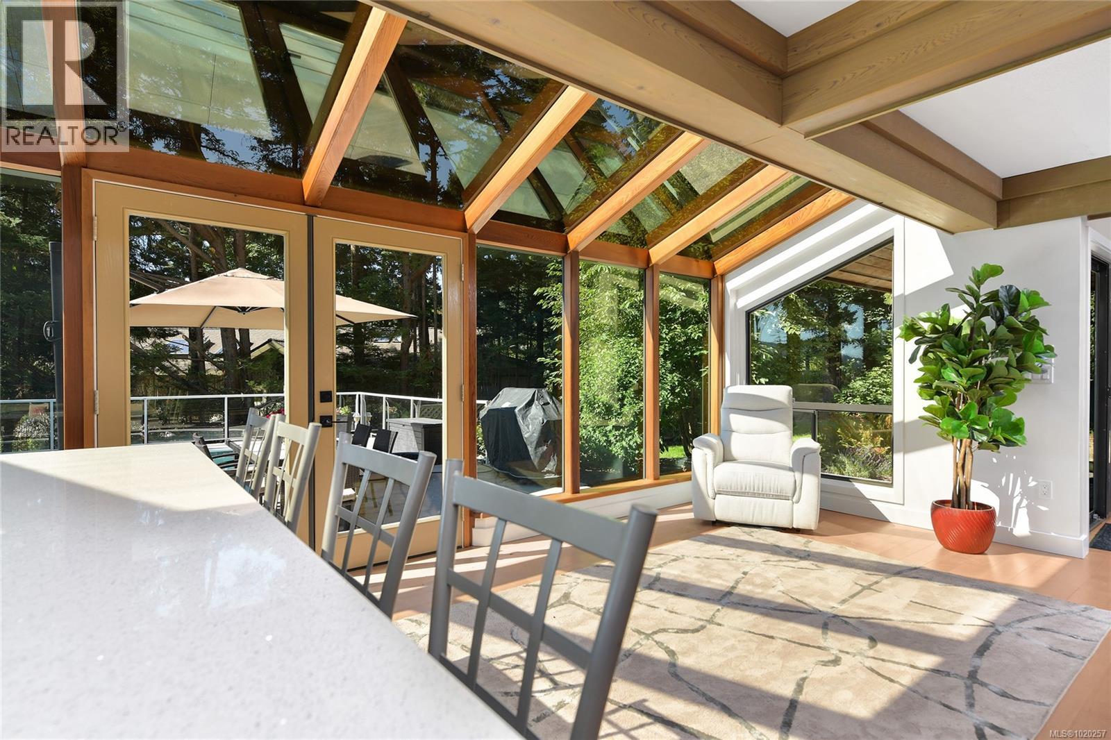 821 Dalkeith Ave, North Saanich