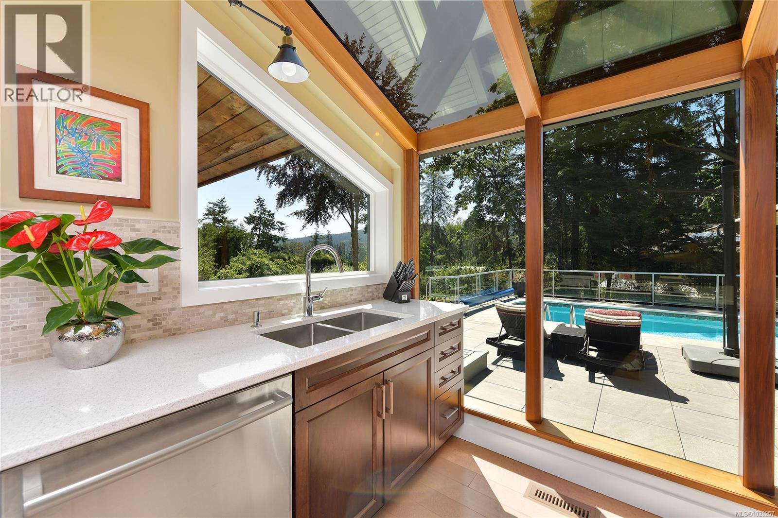 821 Dalkeith Ave, North Saanich