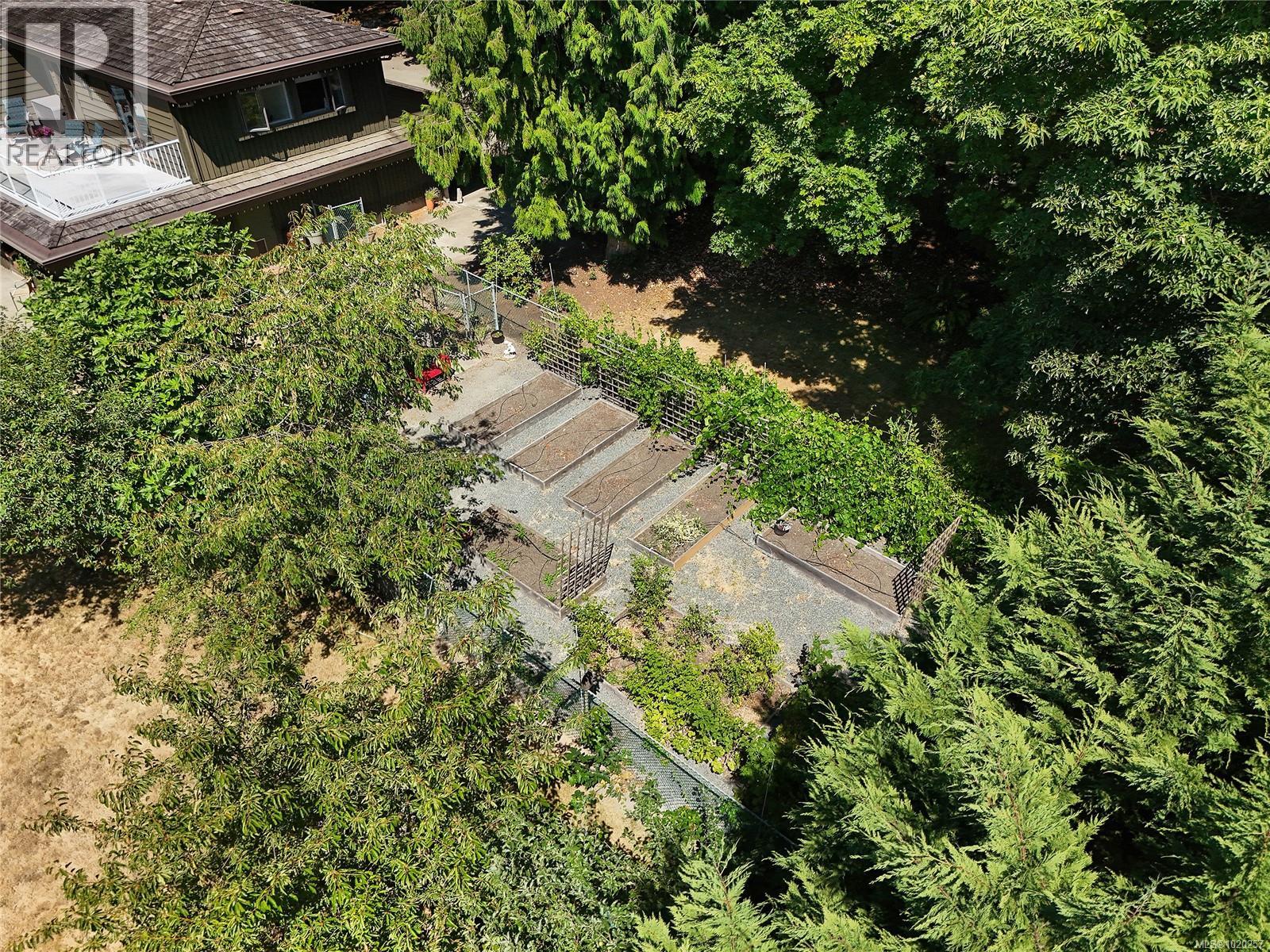 821 Dalkeith Ave, North Saanich