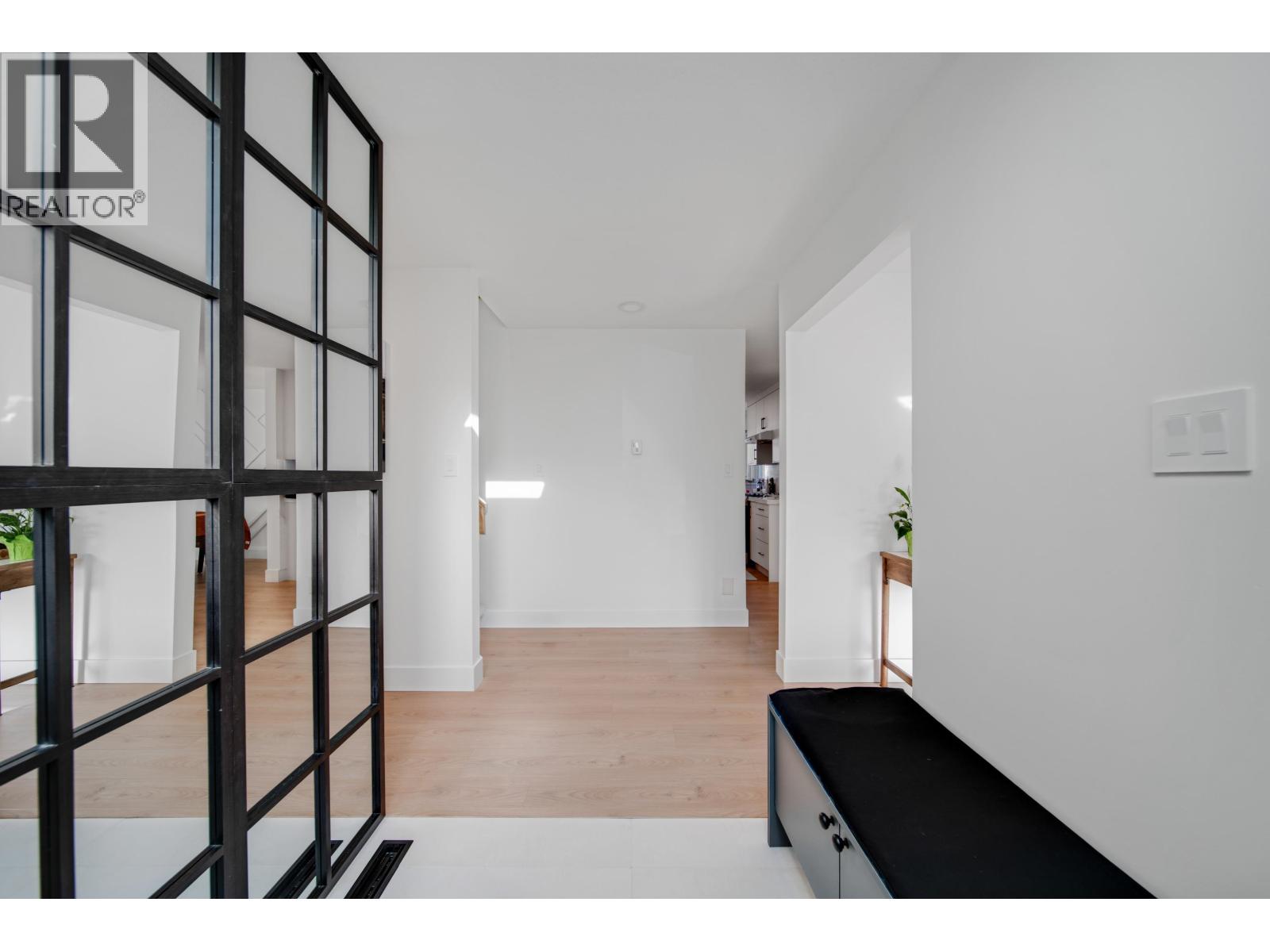 22683 FRASERBANK Crescent, Richmond