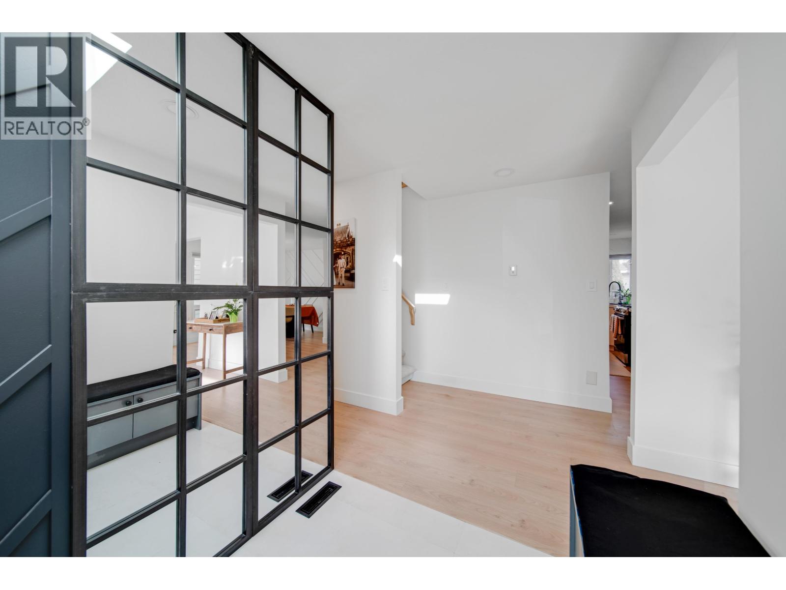 22683 FRASERBANK Crescent, Richmond