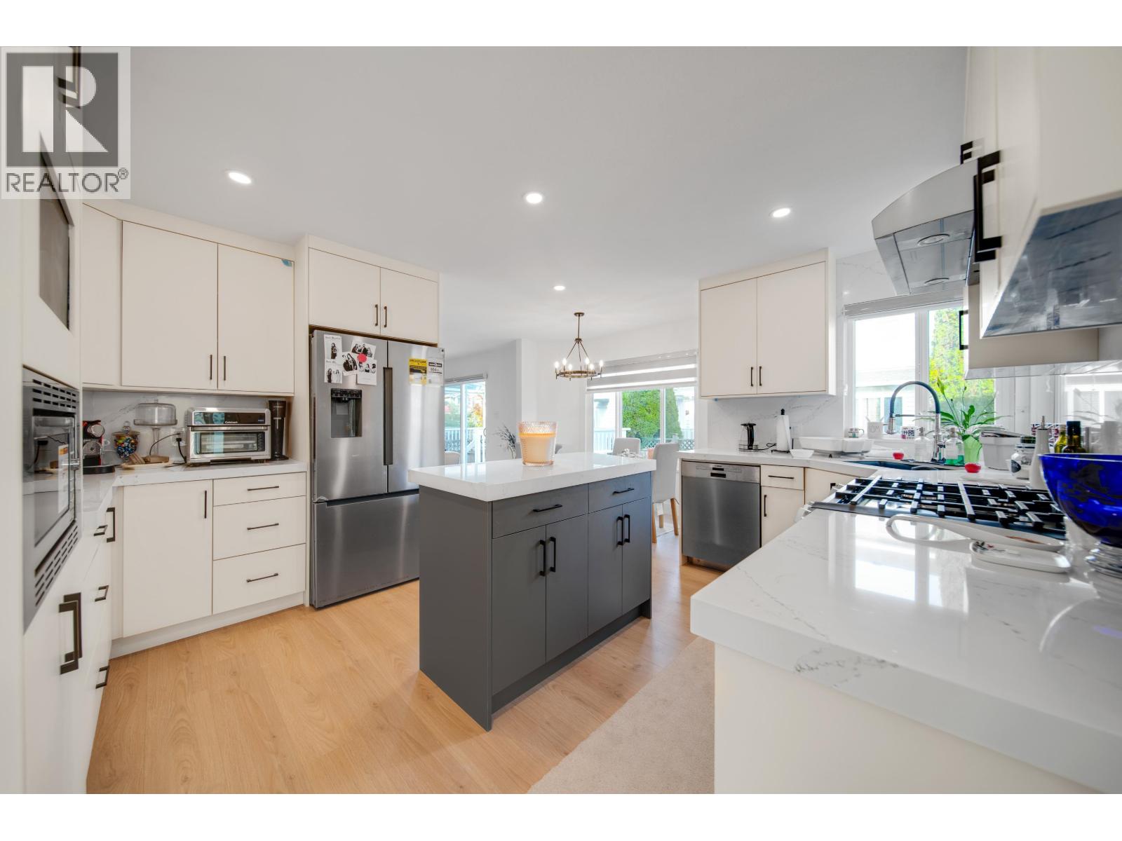 22683 FRASERBANK Crescent, Richmond