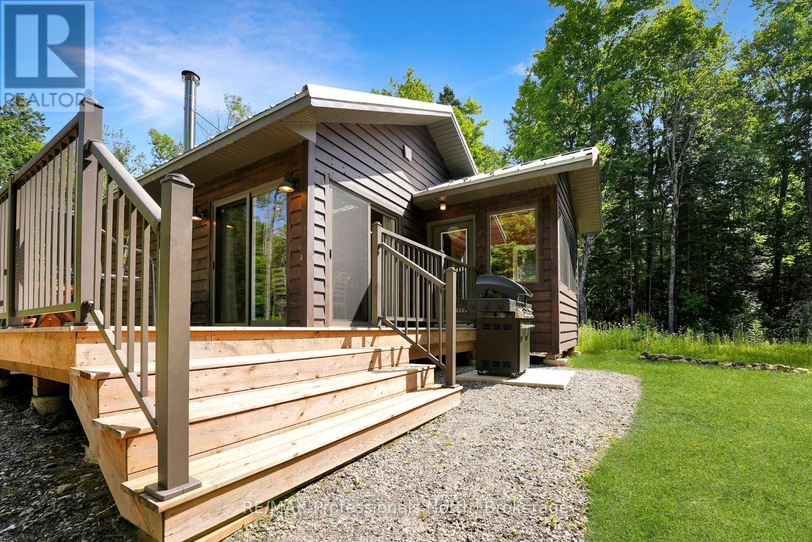 Single Family House Bungalow for Sale in  MINNICOCK LAKE ROAD Highlands East (Glamorgan) 