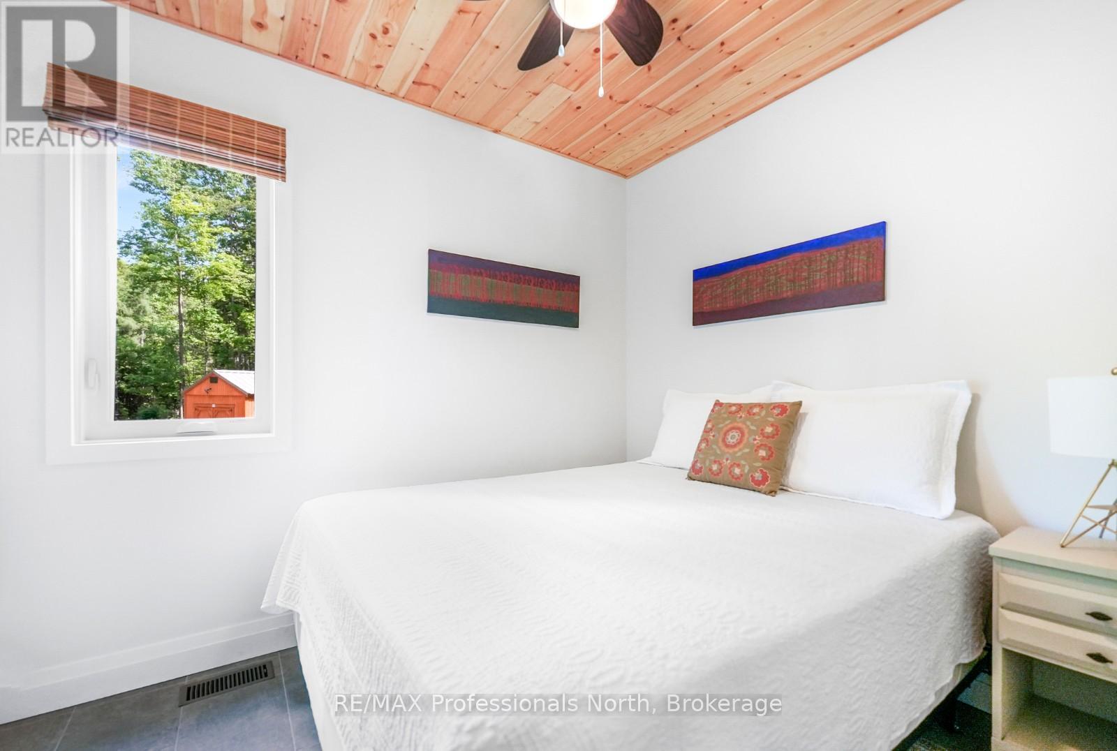 Single Family House Bungalow for Sale in  MINNICOCK LAKE ROAD Highlands East (Glamorgan) 