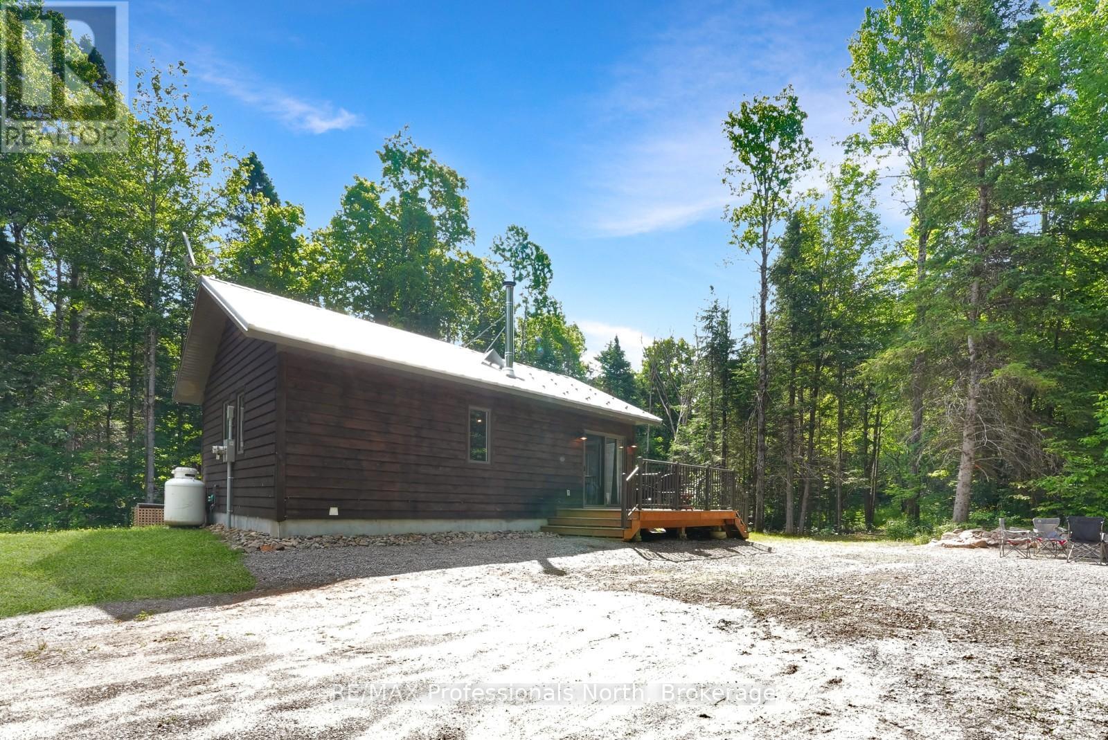 Single Family House Bungalow for Sale in  MINNICOCK LAKE ROAD Highlands East (Glamorgan) 