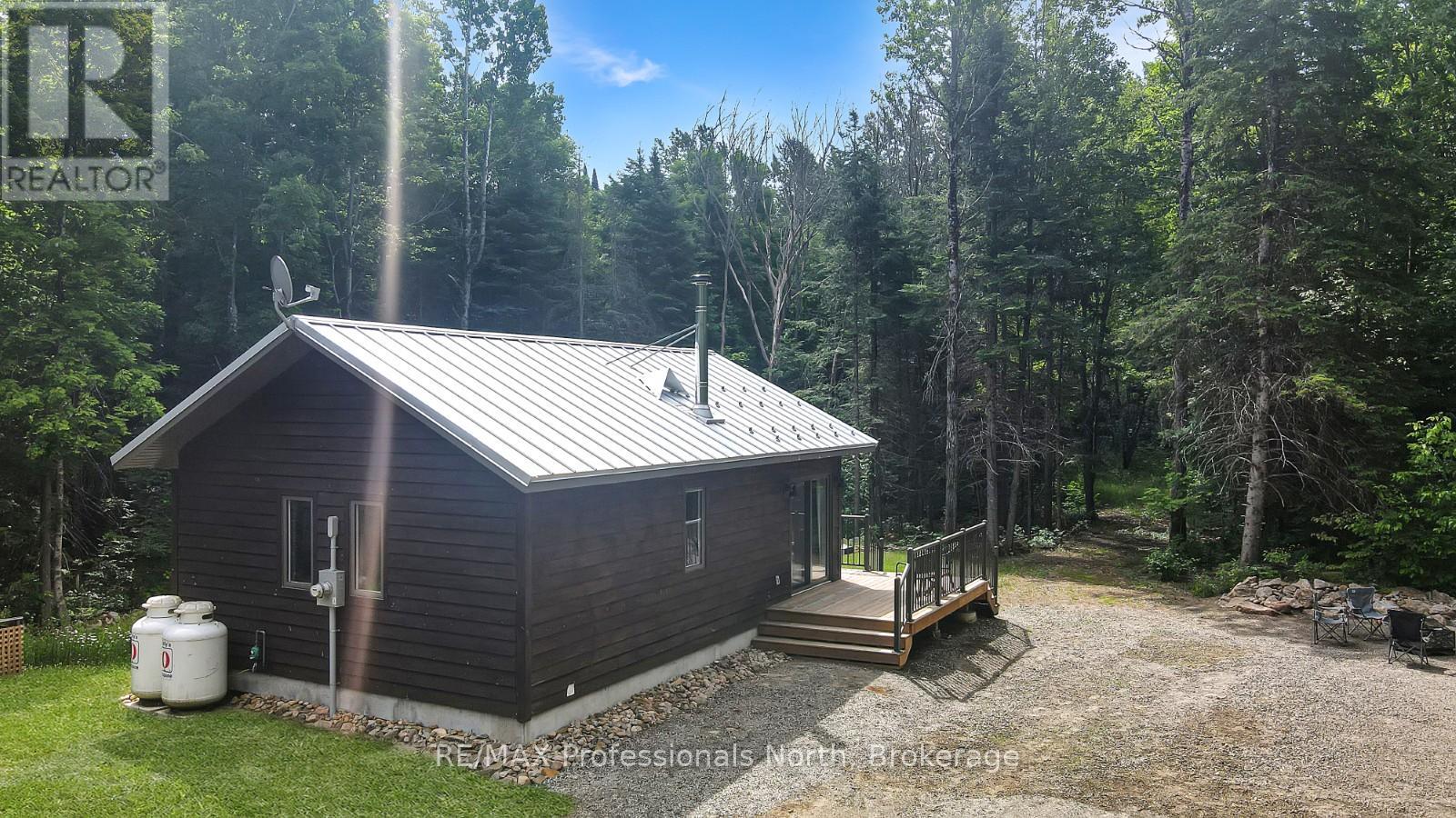 Single Family House Bungalow for Sale in  MINNICOCK LAKE ROAD Highlands East (Glamorgan) 