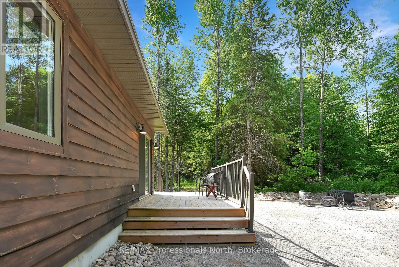 Single Family House Bungalow for Sale in  MINNICOCK LAKE ROAD Highlands East (Glamorgan) 