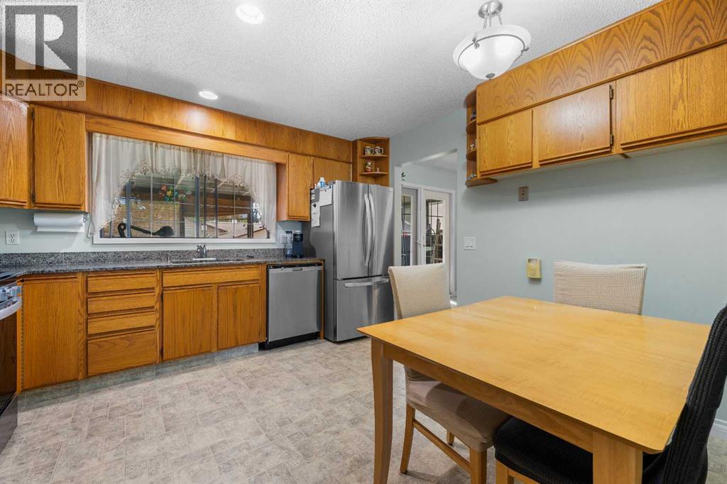 Single Family House 4 Level for Sale in  Templeside Circle NE Temple Calgary 