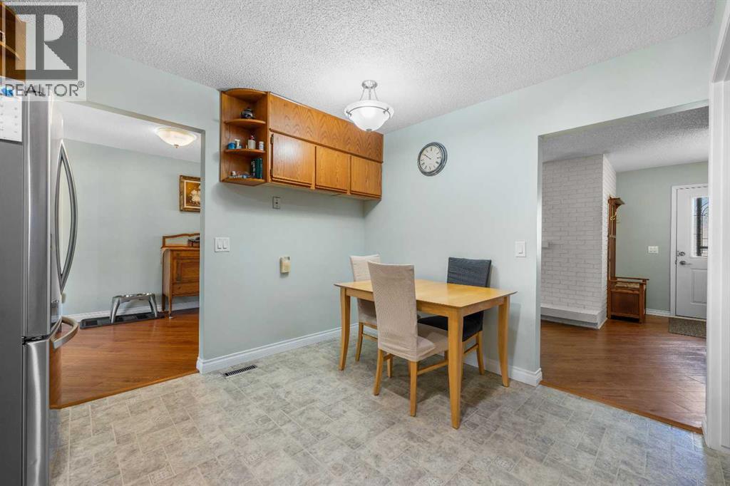 Single Family House 4 Level for Sale in  Templeside Circle NE Temple Calgary 