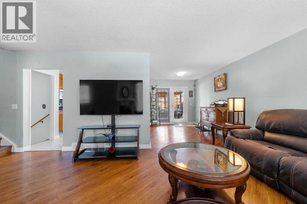 Single Family House 4 Level for Sale in  Templeside Circle NE Temple Calgary 