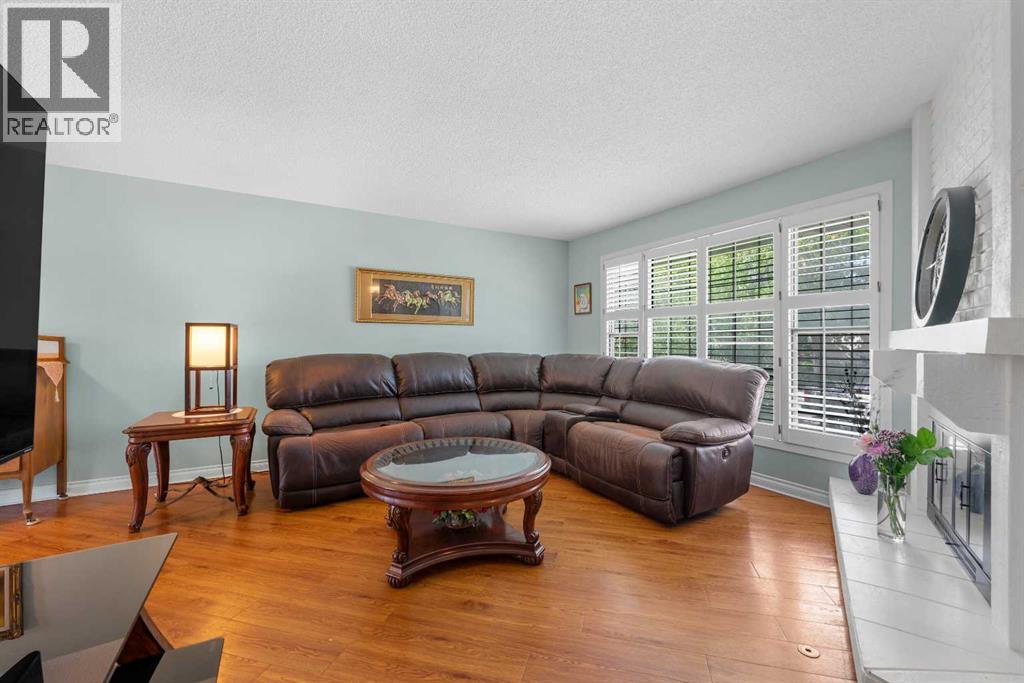 Single Family House 4 Level for Sale in  Templeside Circle NE Temple Calgary 