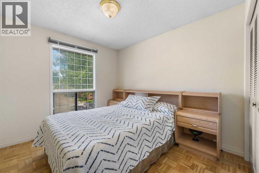 Single Family House 4 Level for Sale in  Templeside Circle NE Temple Calgary 