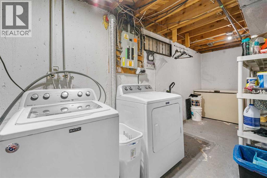 Single Family House 4 Level for Sale in  Templeside Circle NE Temple Calgary 