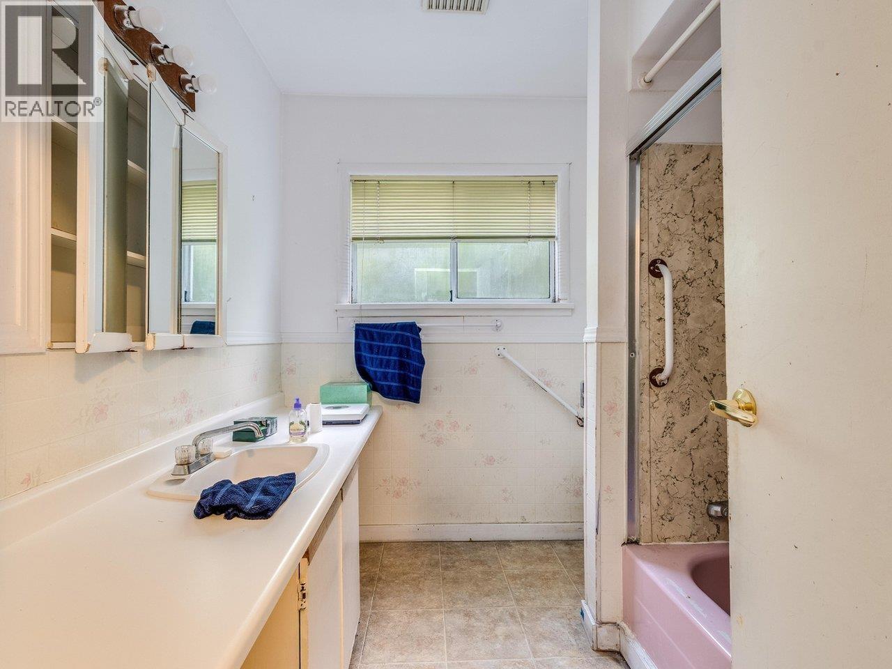 840 ROCHESTER AVENUE, Coquitlam