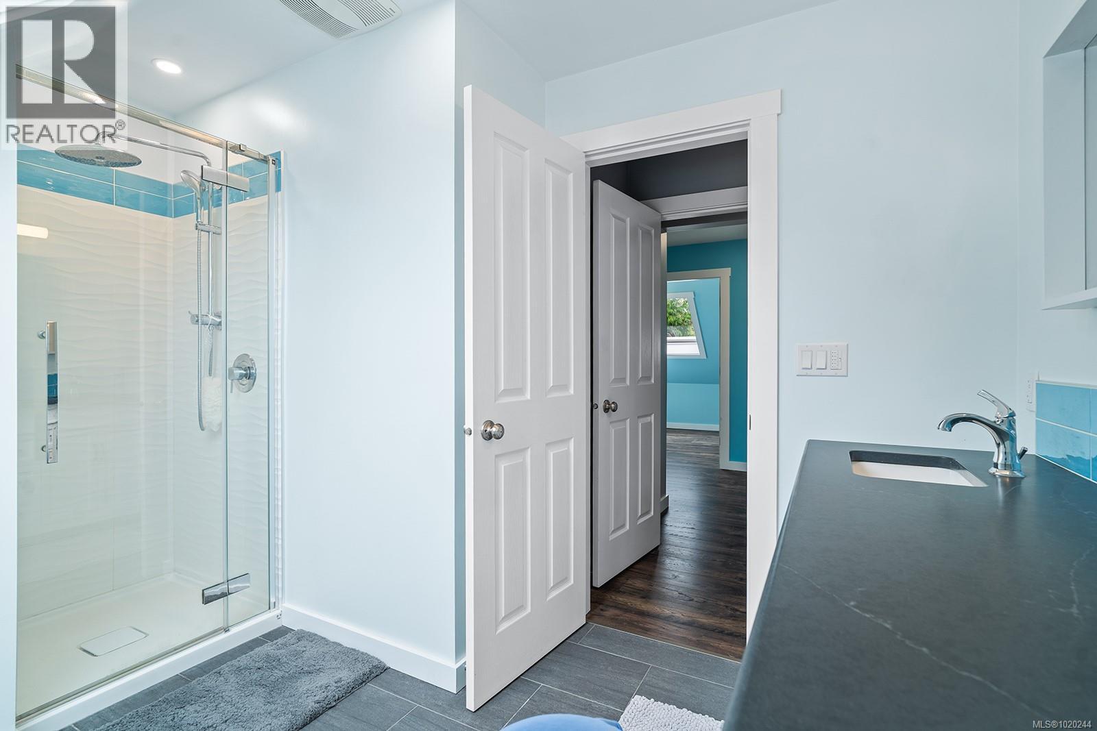 647 Tamarack Dr, Qualicum Beach