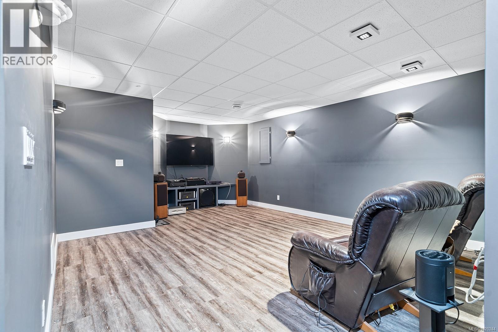 647 Tamarack Dr, Qualicum Beach