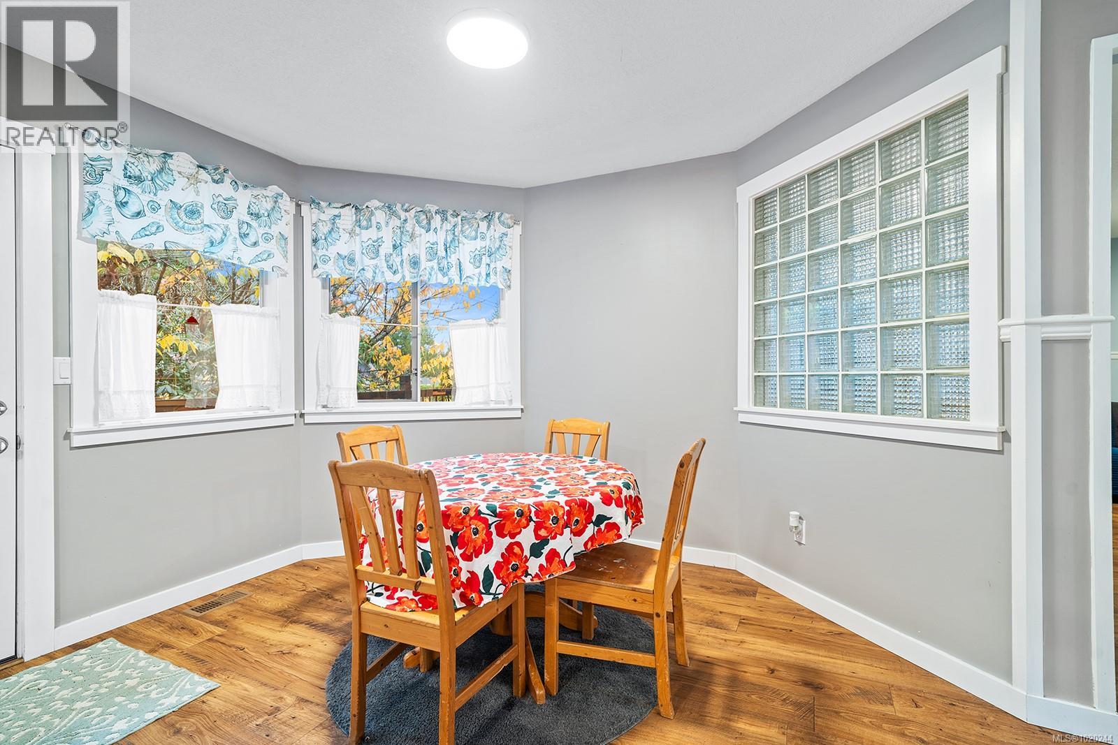 647 Tamarack Dr, Qualicum Beach