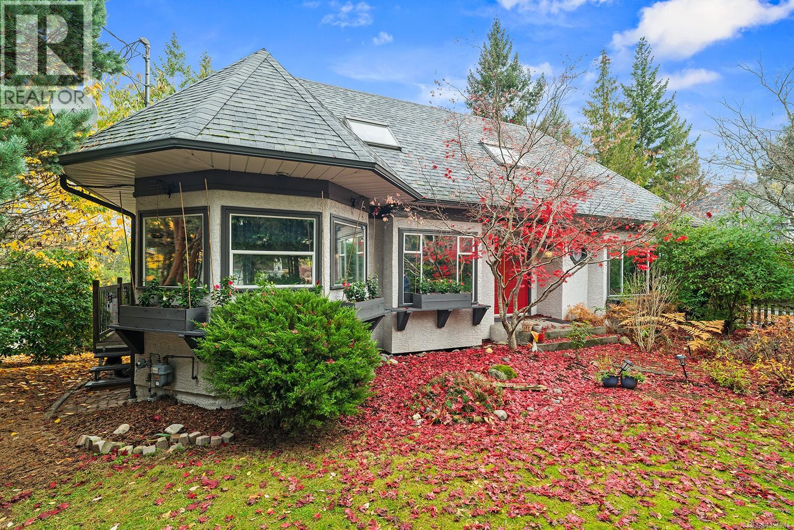 647 Tamarack Dr, Qualicum Beach