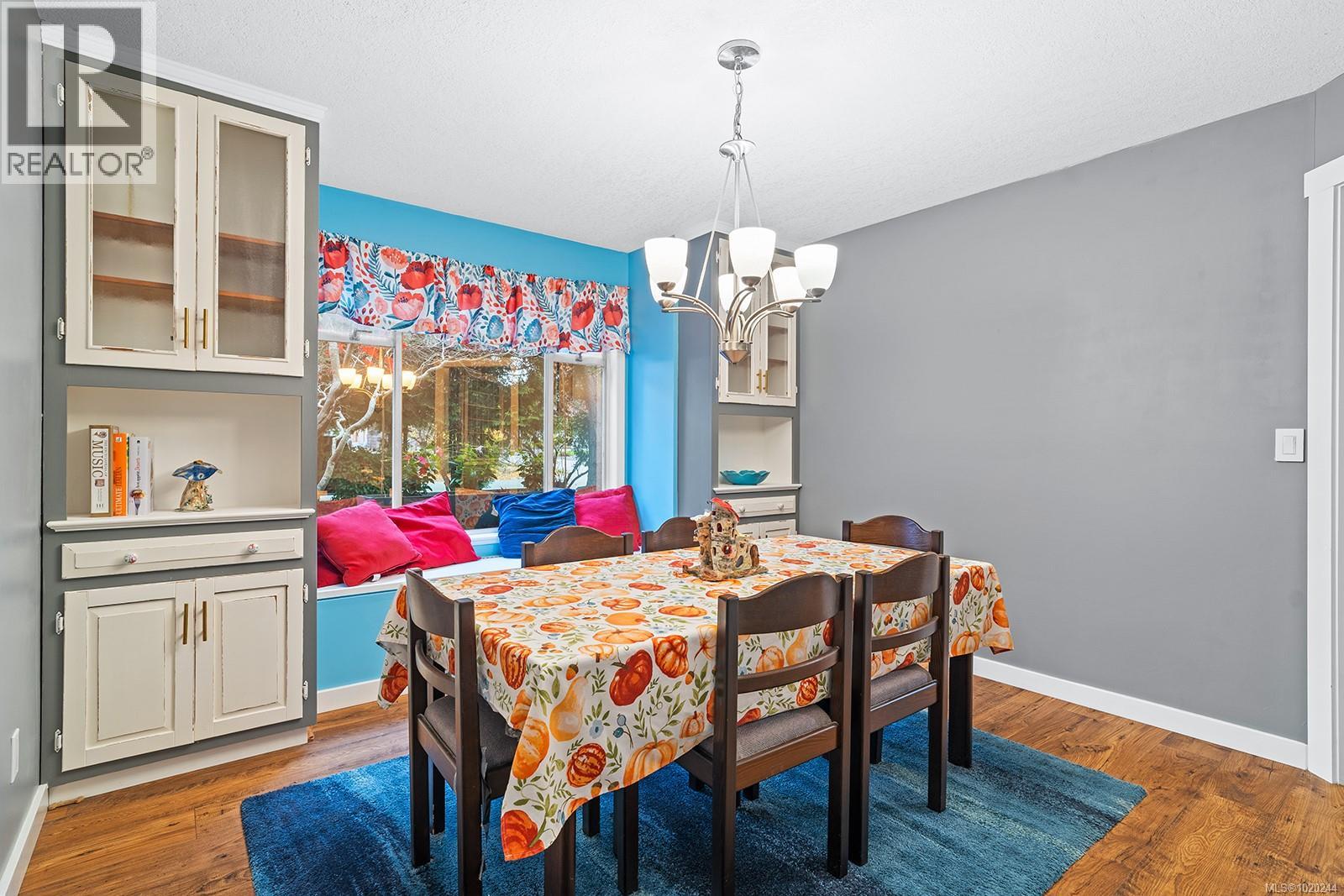 647 Tamarack Dr, Qualicum Beach