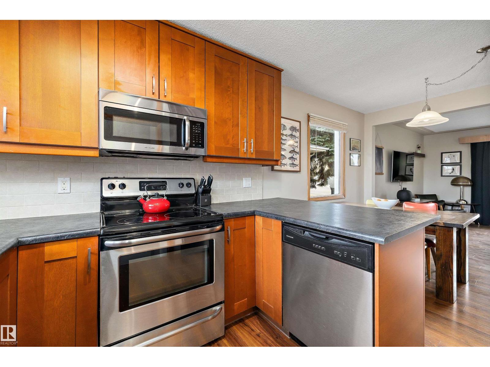 6212 89 AV NW, Edmonton