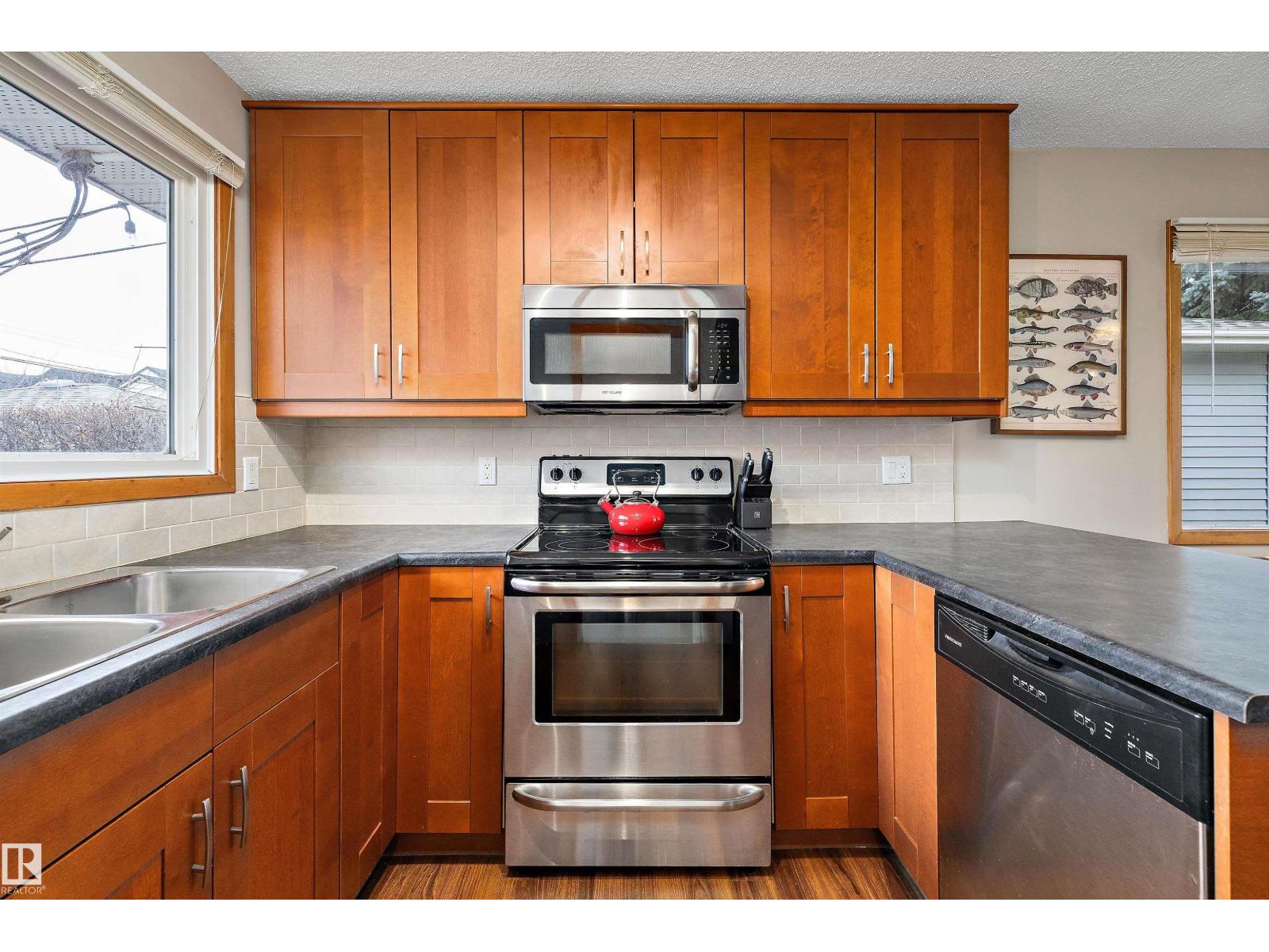 6212 89 AV NW, Edmonton