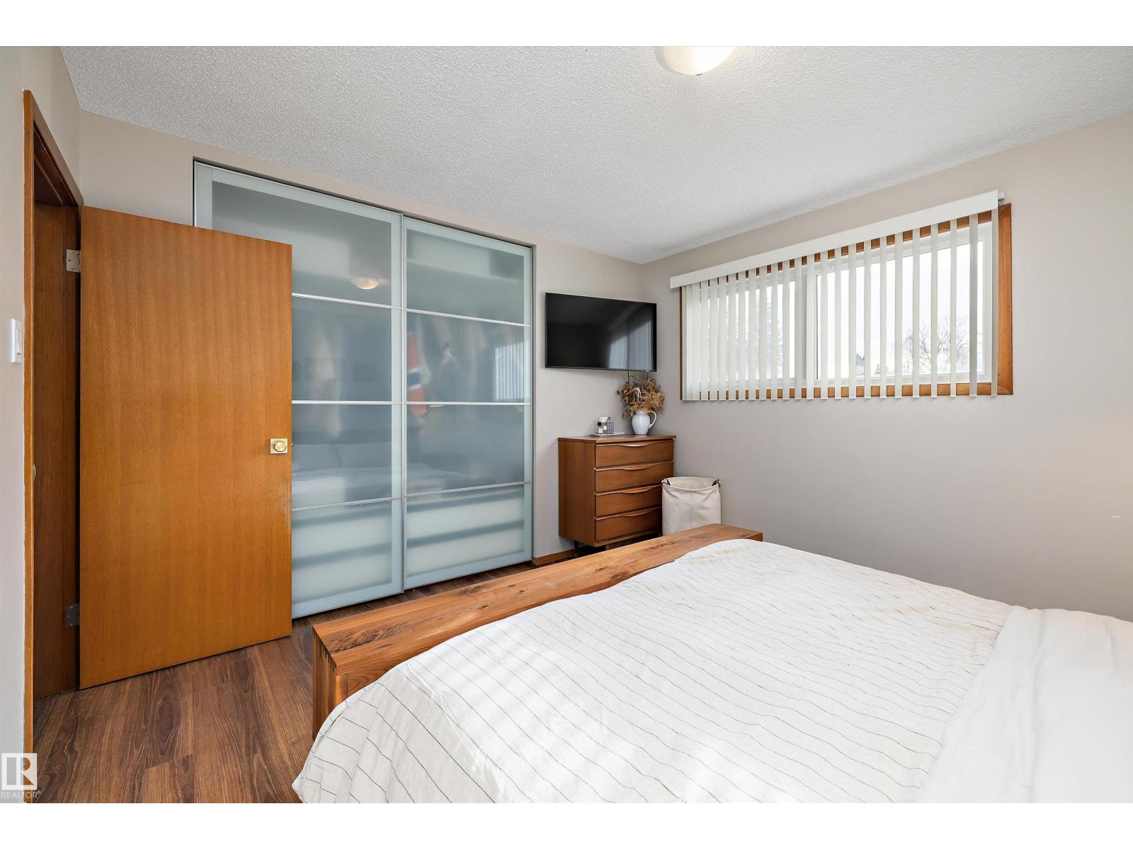 6212 89 AV NW, Edmonton