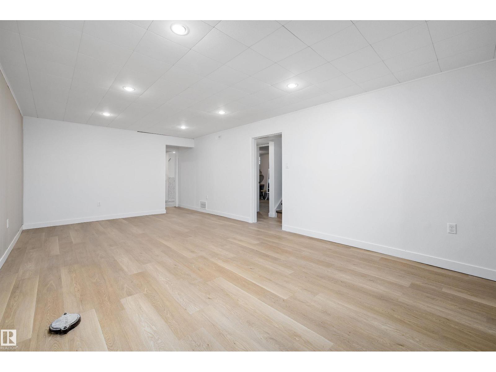 6212 89 AV NW, Edmonton