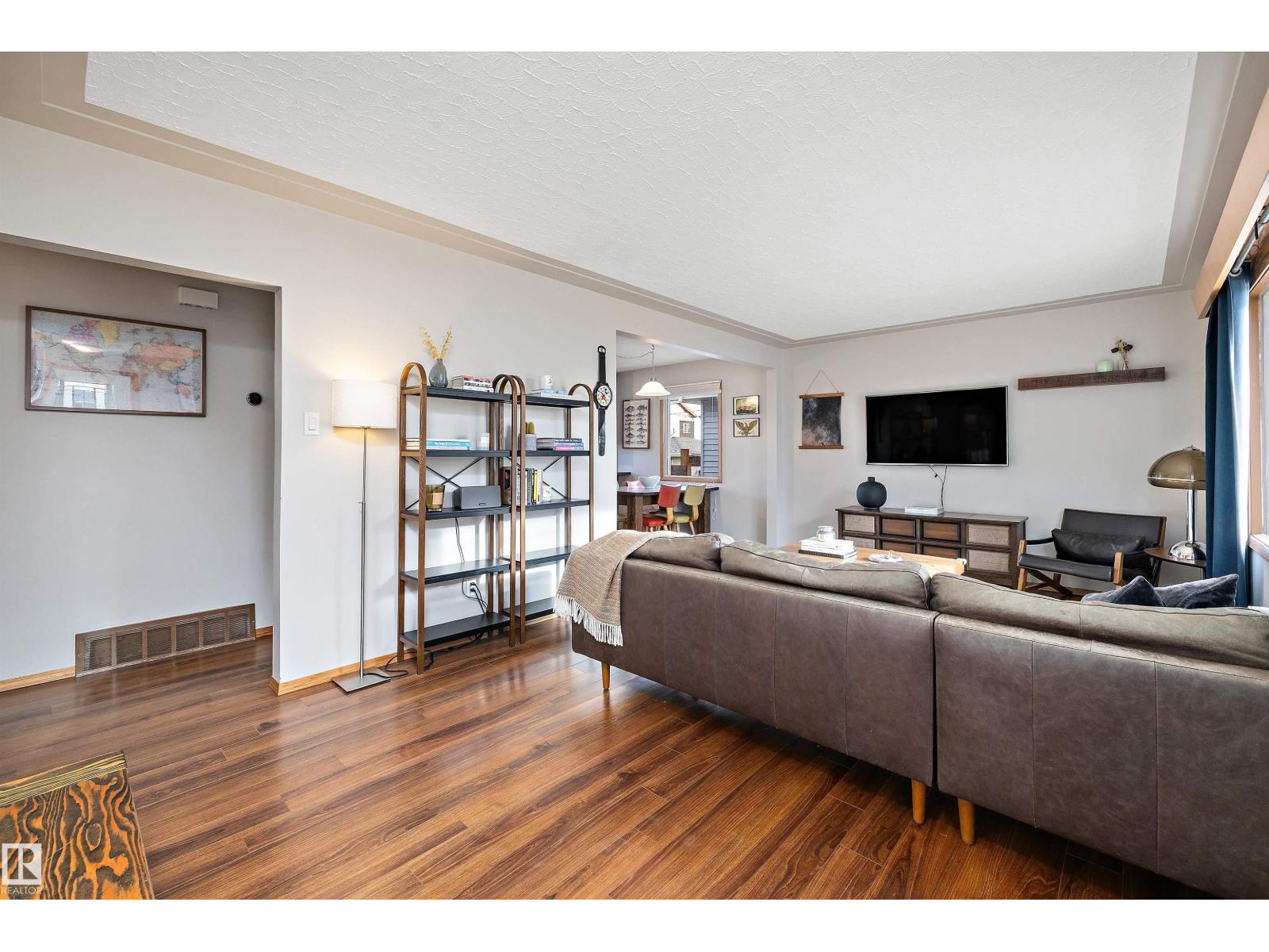 6212 89 AV NW, Edmonton