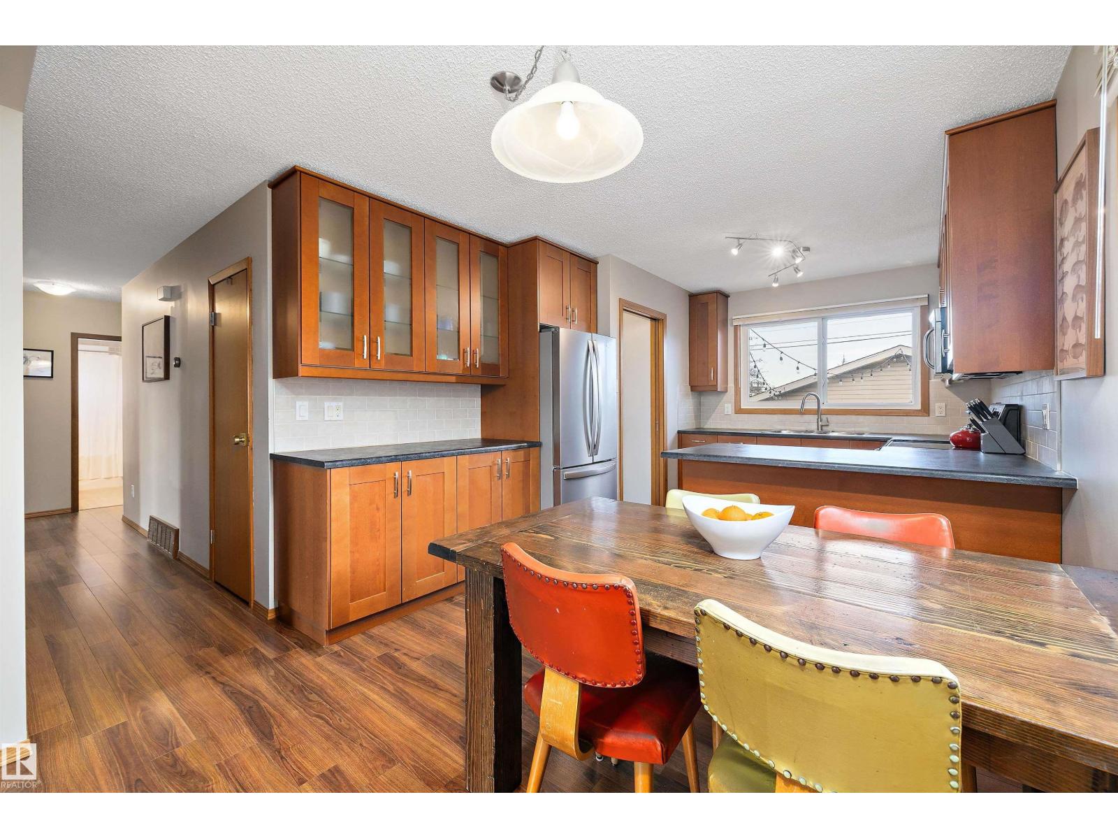 6212 89 AV NW, Edmonton