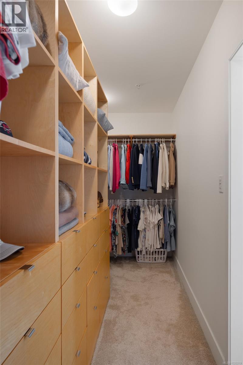 5322 Sayward Hill Cres, Saanich