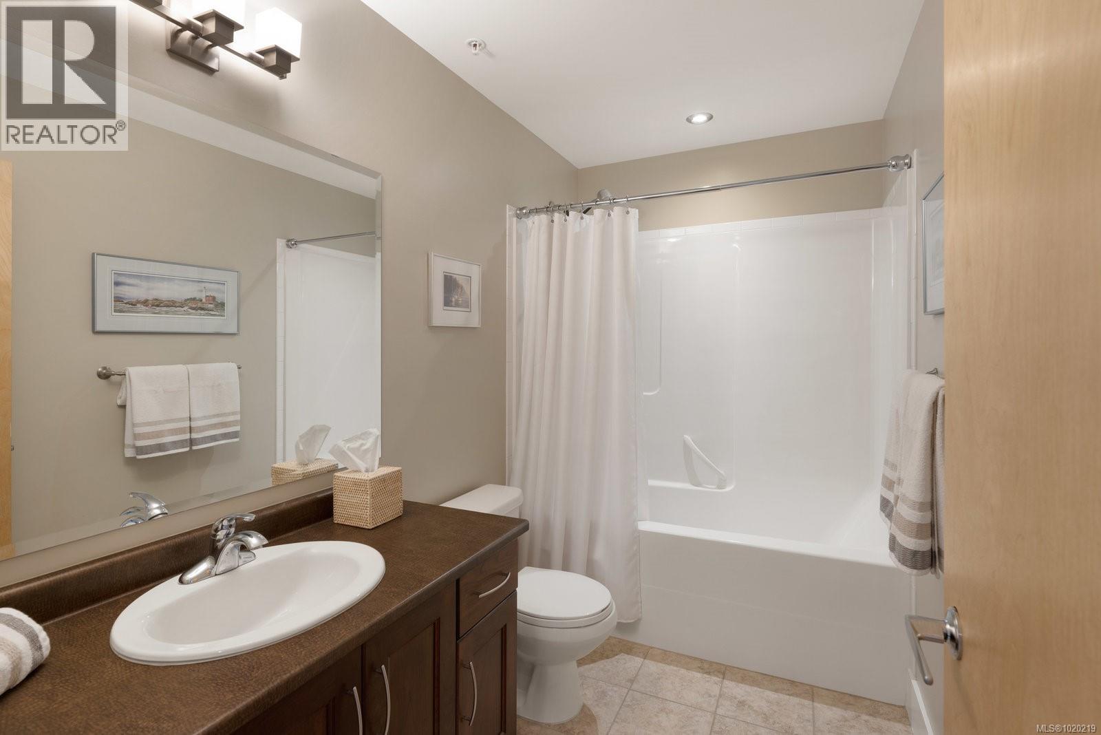 5322 Sayward Hill Cres, Saanich